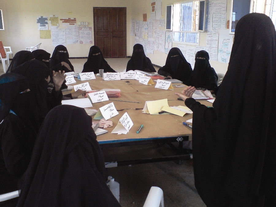 Introduction to rules of classroom illiteracy is held in Aden